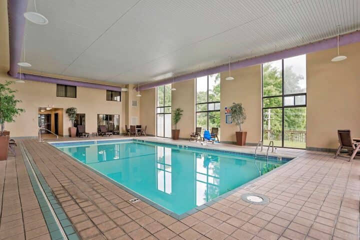 Pool 19 of 28
