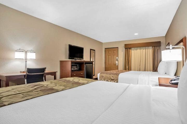 Room 12 of 28