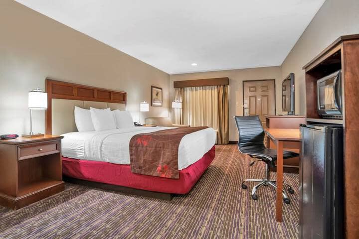 Room 8 of 28